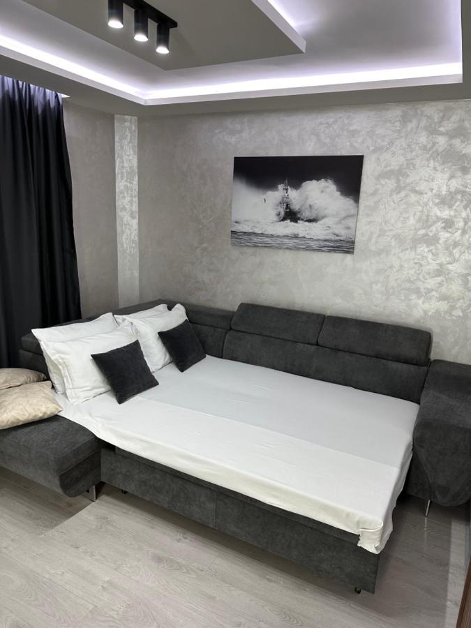 Елегантен Двустаен Апартамент Four Seasons Burgas Stad Buitenkant foto